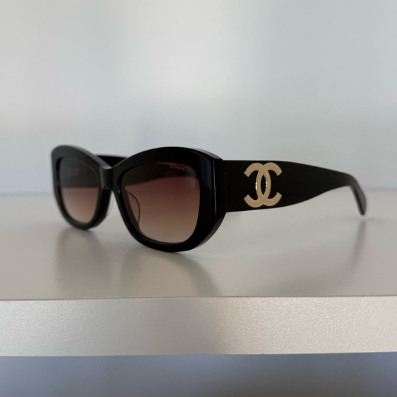 COPY - CHANEL 5493 Polarized Sunglasses - Picture 1 of 11